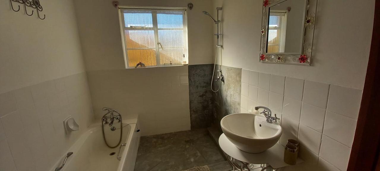 Mitat Guesthouse Beaufort West Exterior photo