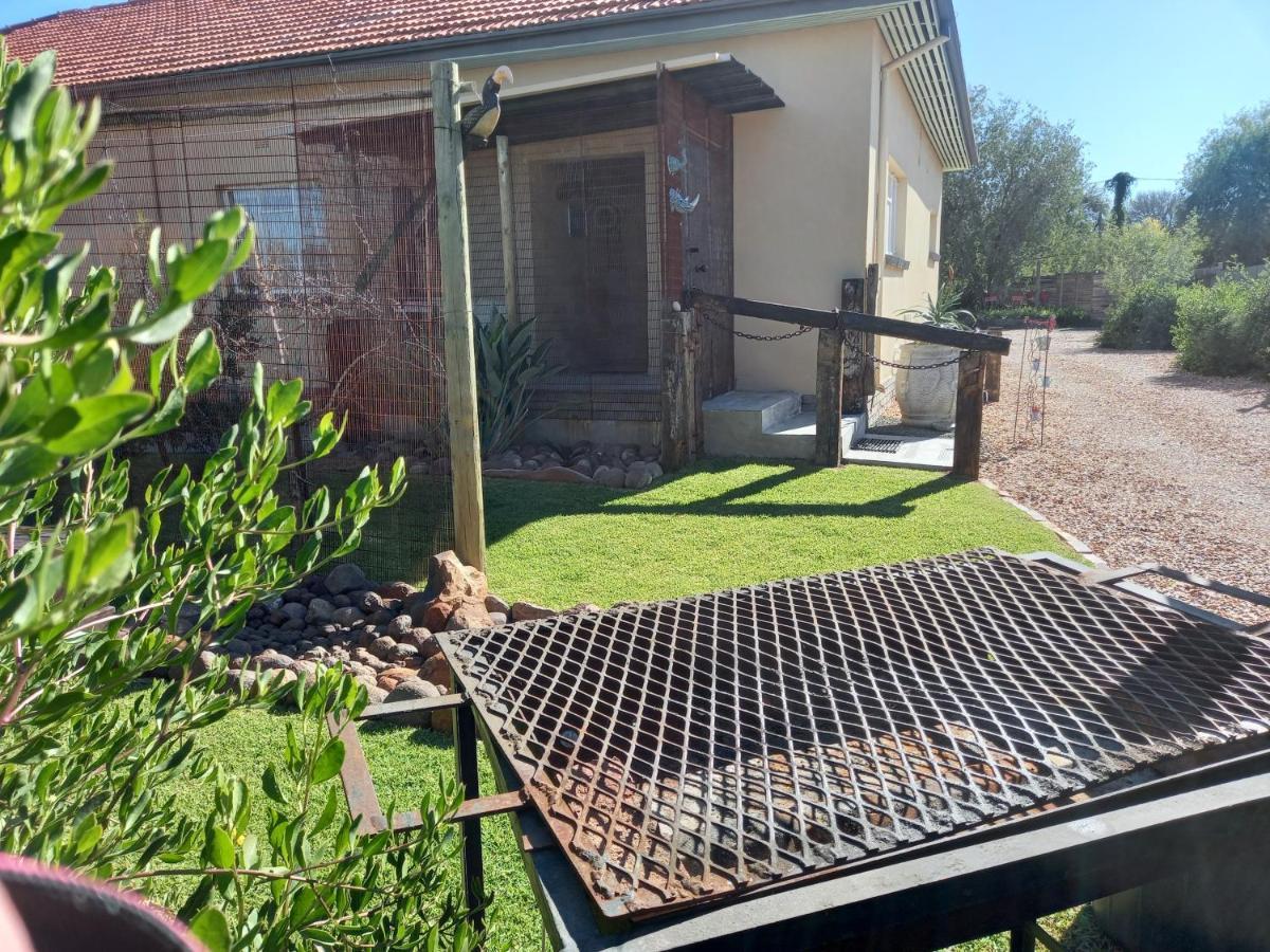 Mitat Guesthouse Beaufort West Exterior photo
